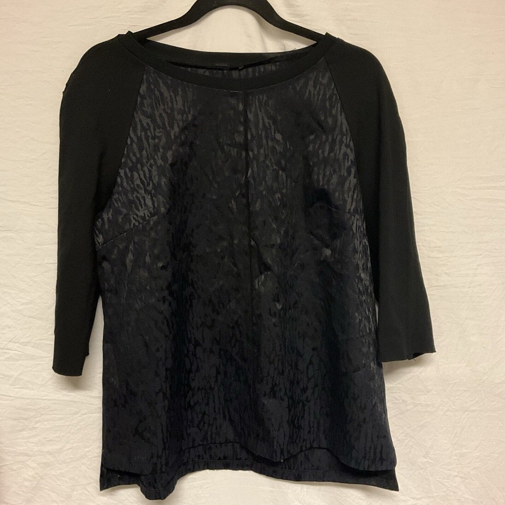 Elie Tahari Animal Print Black Blouse Large Quarter Sleeve Crew‎ Neck Shiny